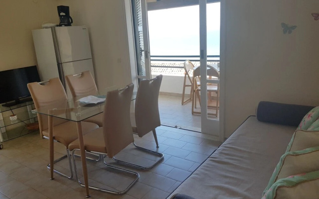 Captivating 1-bed Apartment in Glifada