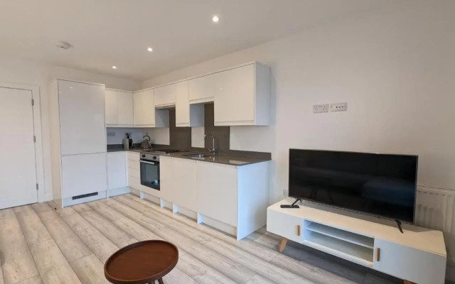 Hounslow Apartments by Charles Hope