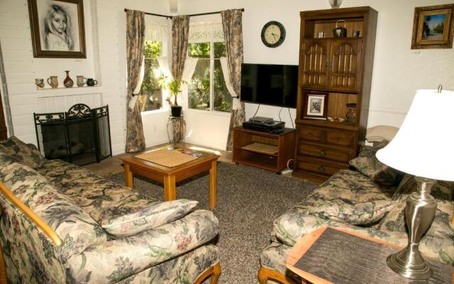 Quiet Private House 15 min to Beach