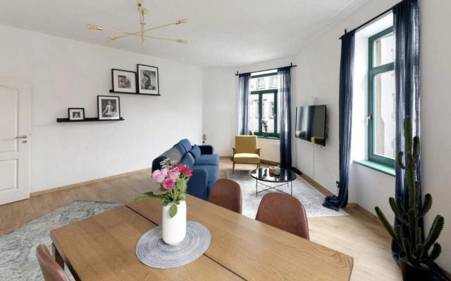 NEW Vintage Chic Apartment