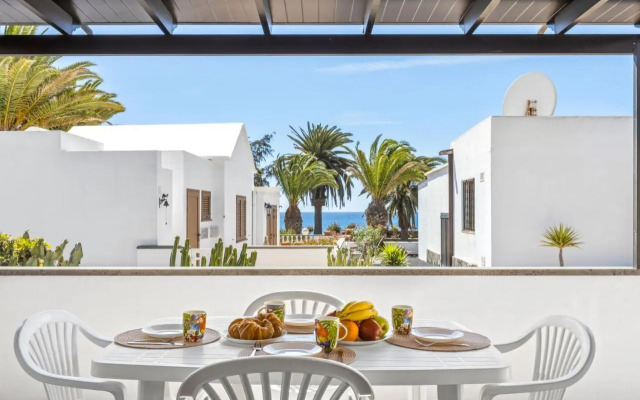 Apartamentos Playa Bastián