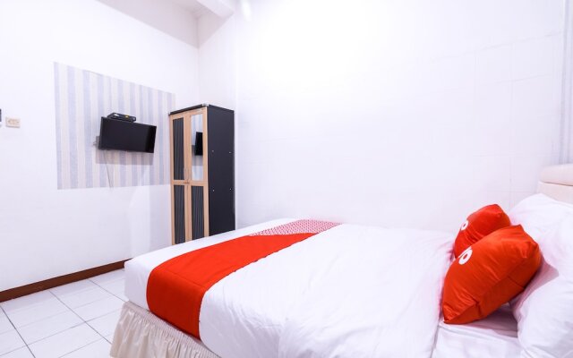 OYO 1421 Kasmaran Guest House Syariah
