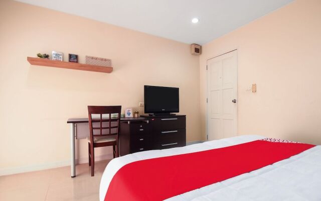 OYO 274 Meesook Residence