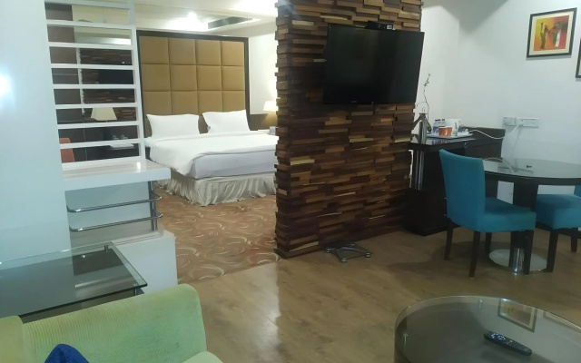 Fortune Inn Riviera Hotel