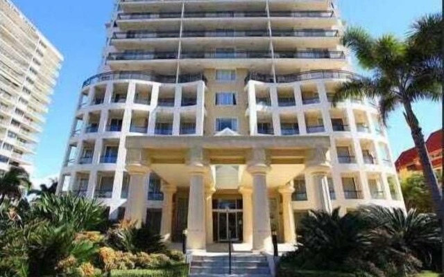 Palazzo Colonnades by Coastal Letting Co