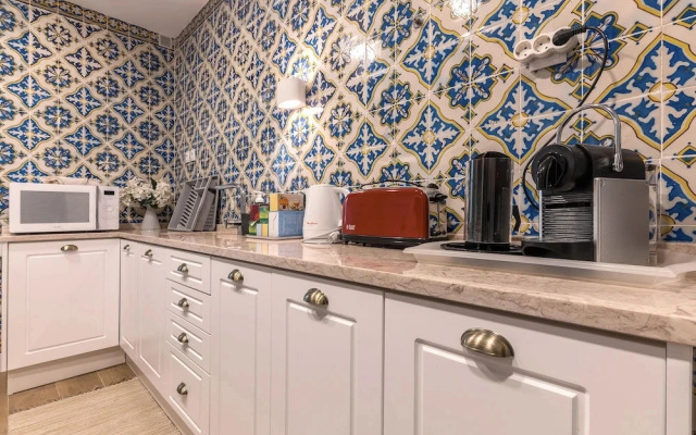 Bairro Alto Luz 2 Bedroom Apartment - RNU 69321