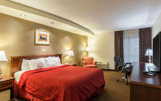The Plaza Inn & Suites