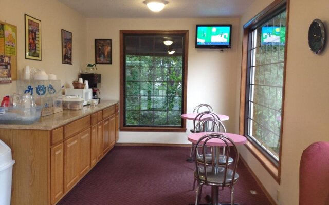 Candlewick Inn And Suites