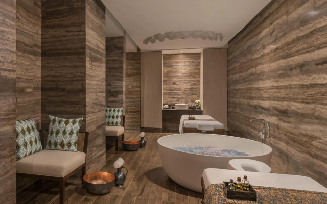 Crimson Resort & Spa Boracay