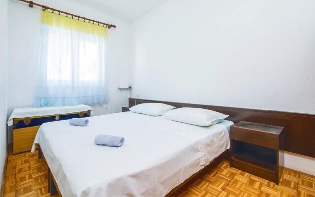 Beautiful Home in Pucisca With 3 Bedrooms and Wifi