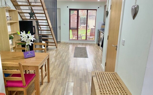 5-bed Townhouse Salford Deep Cleaned