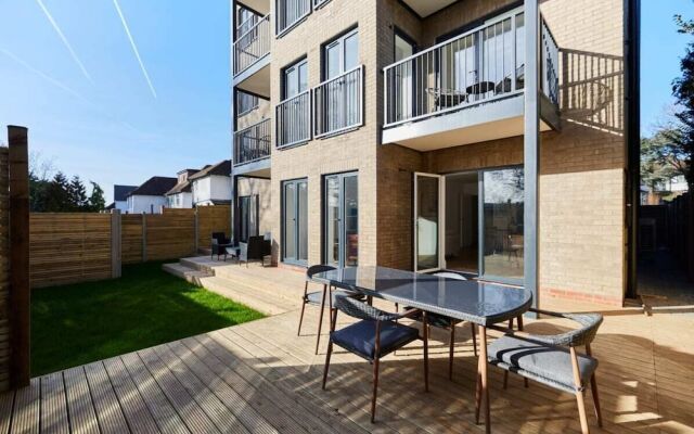 The Wembley Park Secret - Spacious 3bdr Flat With Terrace