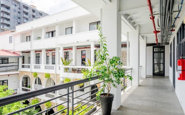 w Beautiful Loft in Santa Ana