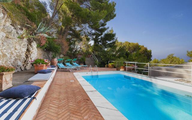 Charming Villa in Capri with pool and sea-view-VILLA MARINA