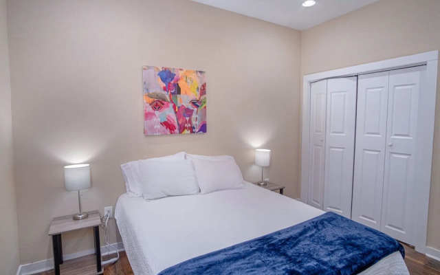 Fabulous Newly Renovated 1br/1ba Near Downtown