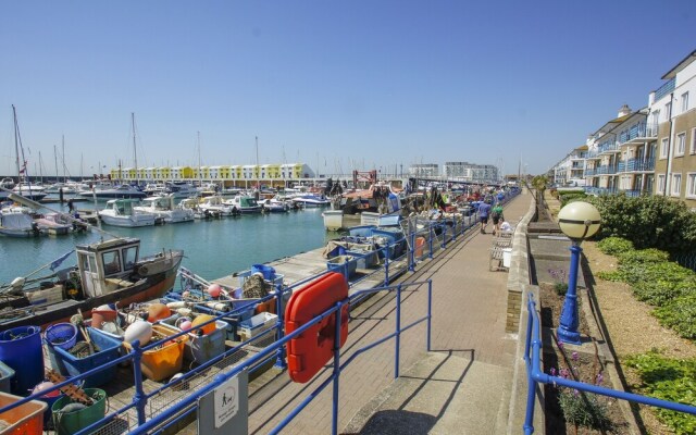 Portside Apartment Parking by Brighton Holiday Lets