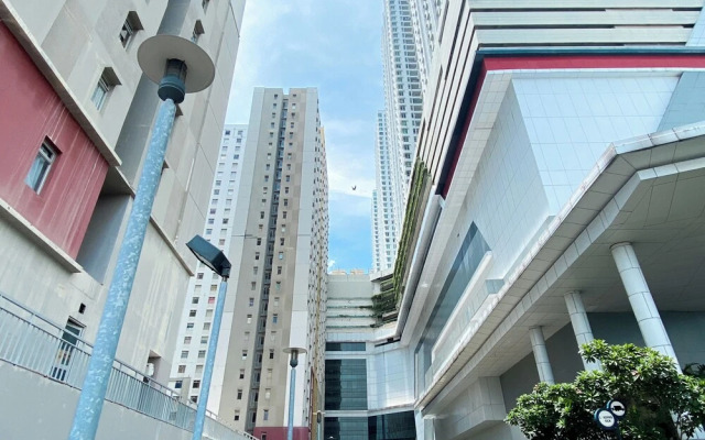 Stunning and Comfy Studio at Green Bay Pluit Apartment