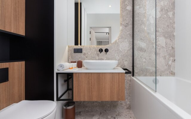 Powstańców Warszawskich Lux by Renters