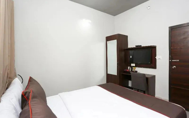Hotel Bhinna Sakala by OYO Rooms