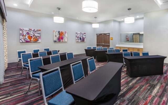 La Quinta Inn & Suites by Wyndham Houston East at Sheldon Rd