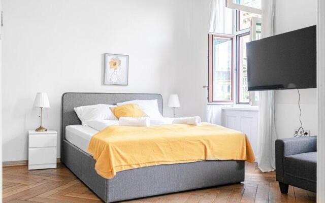Cozy 2BR Apt. near AKH Hospital-ideal for Longstay