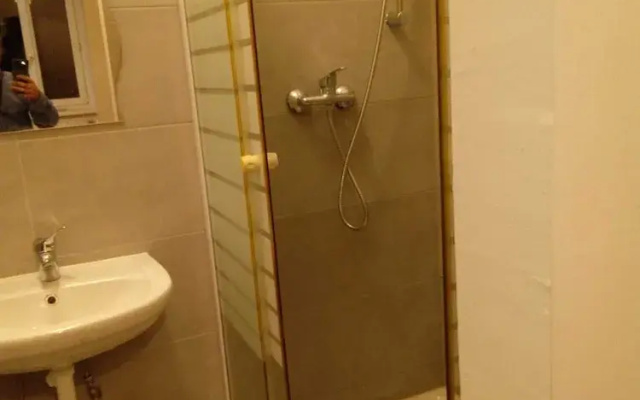 Cozy 2BR Stay Near AKH With WiFi