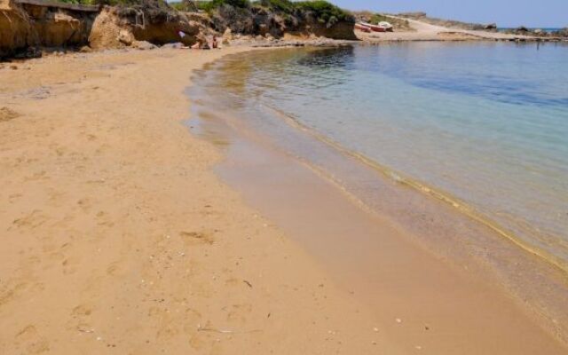 Minies Beach Villas