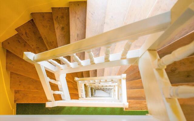 Hotel Olympic Paris Boulogne by Patrick Hayat