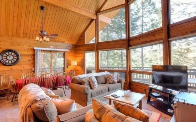 Scenic Wonders Treetops Cabin 2 Bedrooms