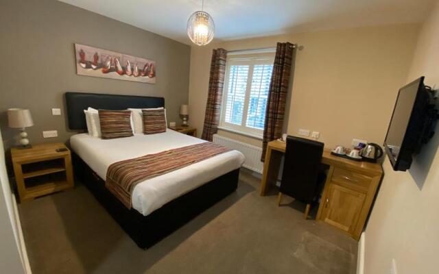 The Three Horseshoes Hotel