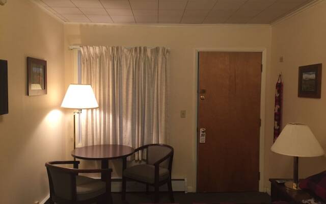 Historic Mansion House Inn