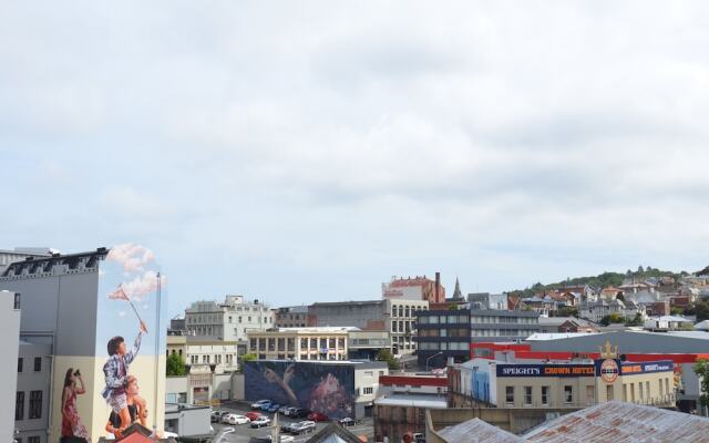 Wee Gem in Dowling Street