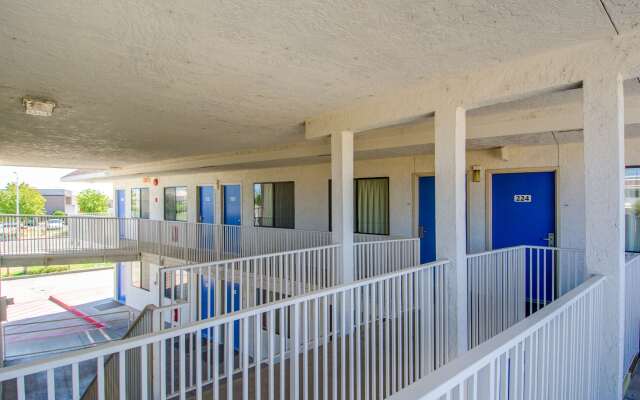 Motel 6 Redding, CA - North