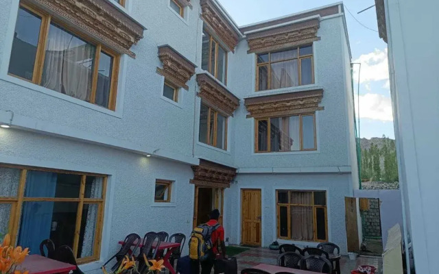 Hotel Malik Residency