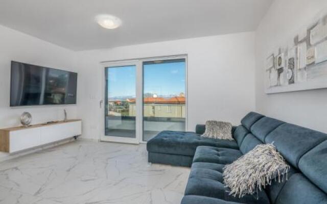 Elle Luxury Apartments Vanta?I?I