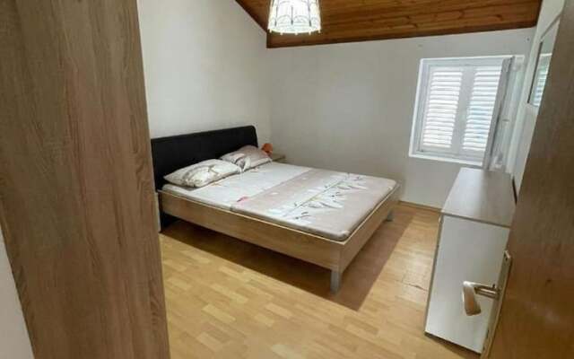 Red Apartment for 05