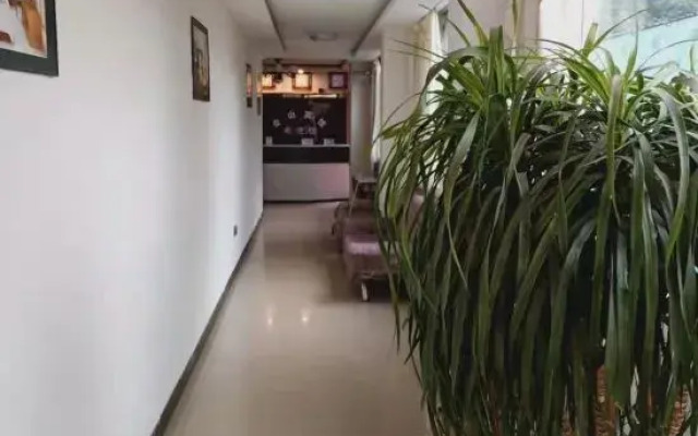 Yilong Jinshan Hotel