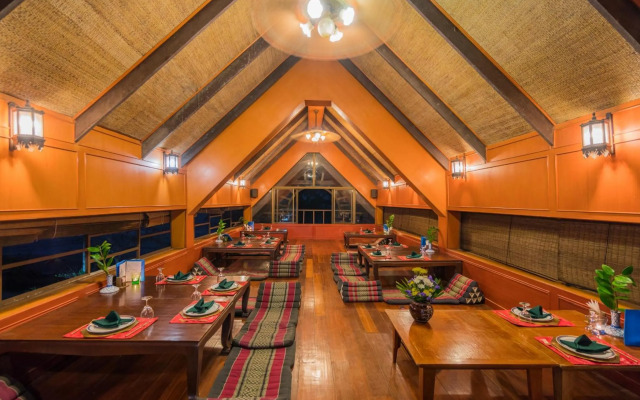 Coral Hotel Bangsaphan