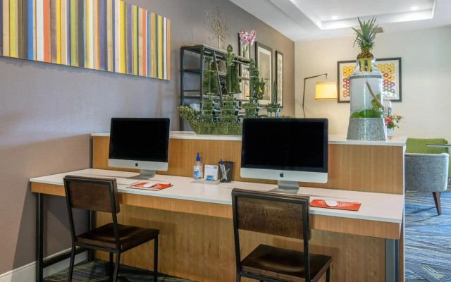 Holiday Inn Express Hotel & Suites Houston-Alvin by IHG