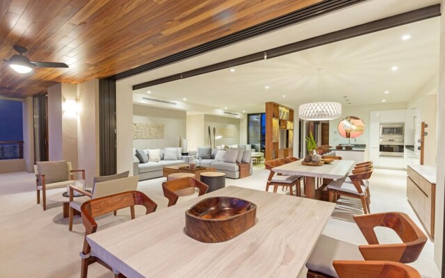 Sunny Vacation Condo 6