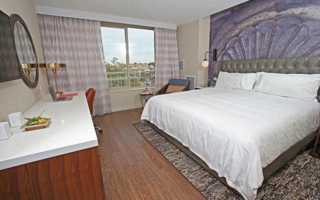 Hotel Indigo Naperville Riverwalk by IHG
