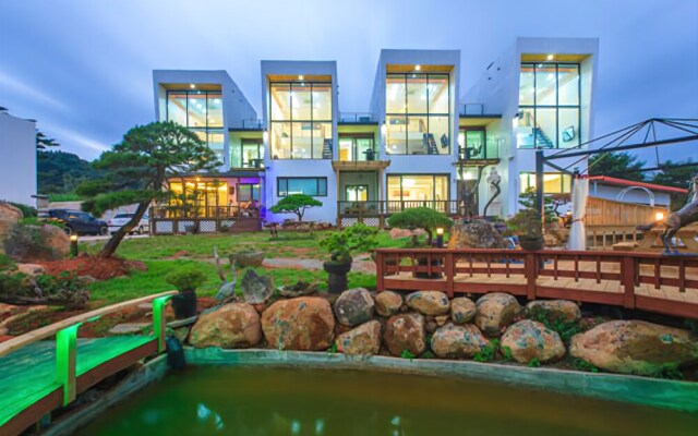 Tongyeong Mari Joa Pension