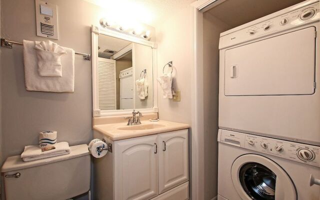 Shoreline 2111 Condo by RedAwning