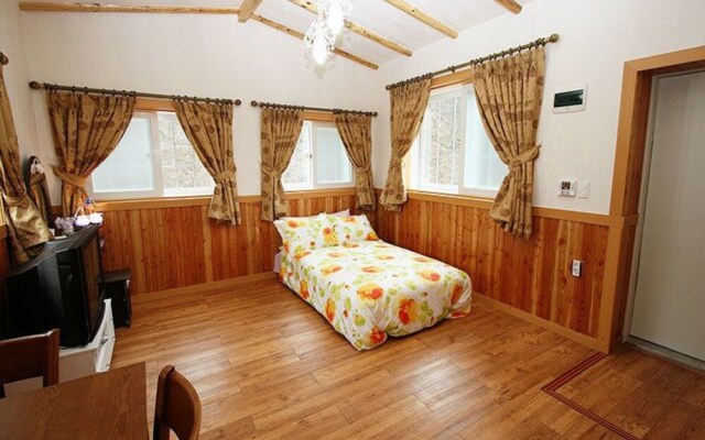 Pocheon Evergreen Pension