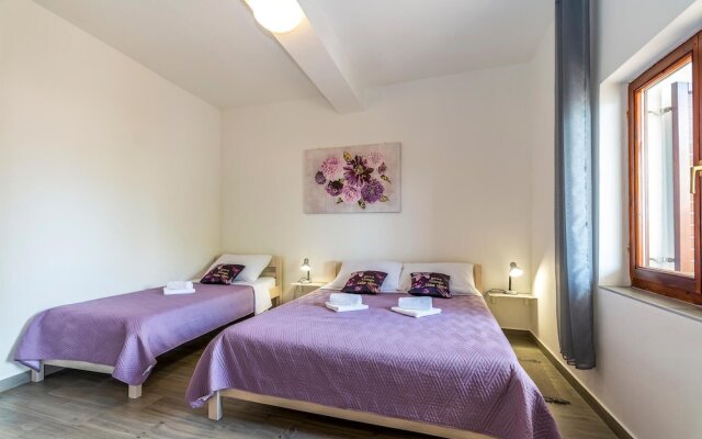 Awesome Apartment in Jasenice With 2 Bedrooms and Wifi