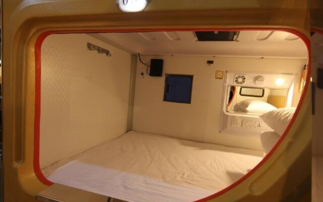 Xian Capsule Hotel