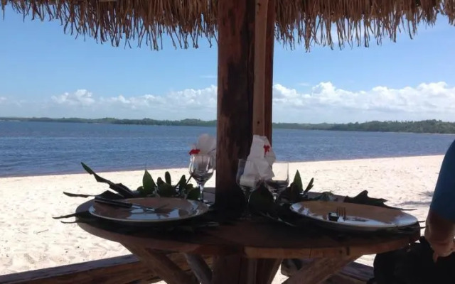 Hotel Pangalanes Jungle Nofy