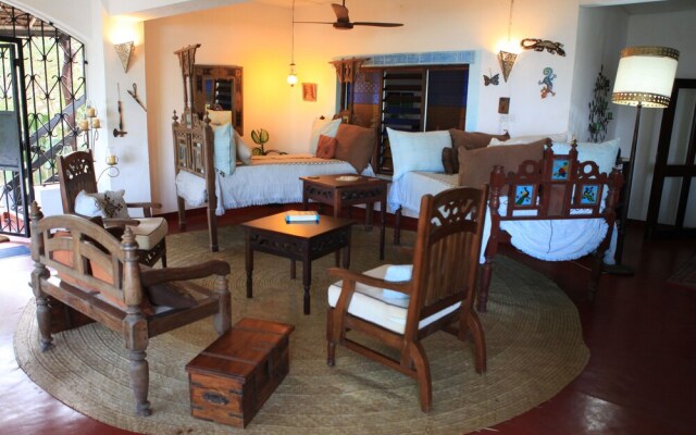 Comfortable Self Catering Beach House on Award Winning Marine Conservancy