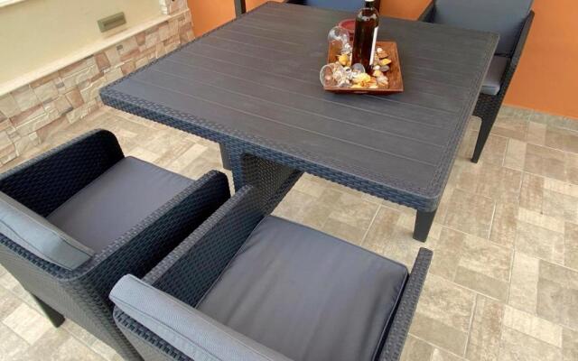 Asteraki Poolside Apartment