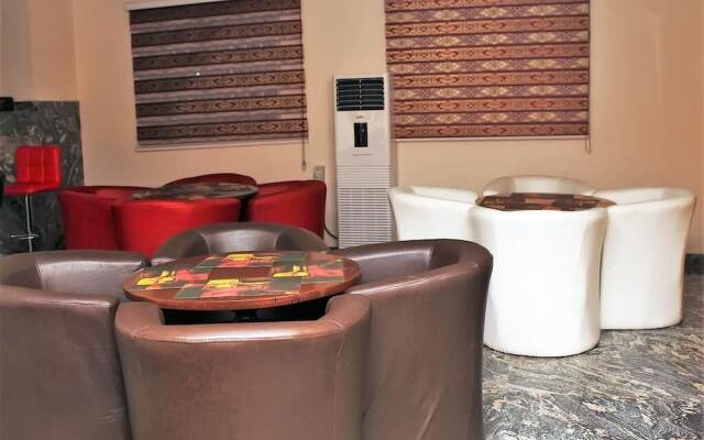 C'ron Hotels And Suites